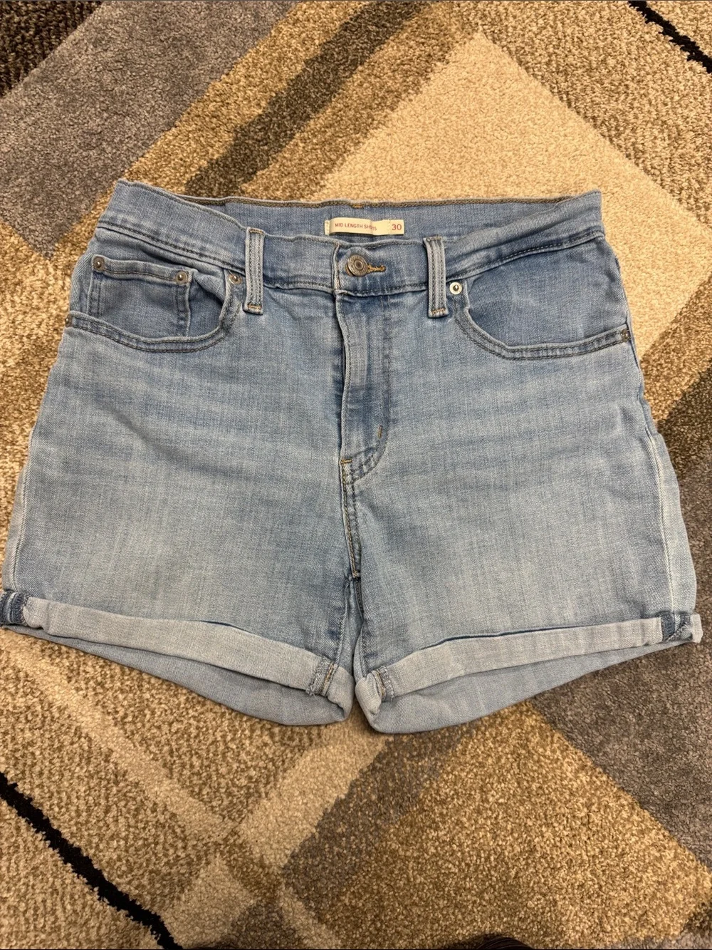 Levi's Light Wash Denim Cuffed Women's Shorts